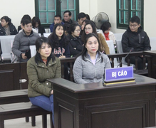 Hoãn phiên toà xử 'nữ quái' cấu kết cựu thượng úy công an gài mà tuý tống bạn trai vào tù